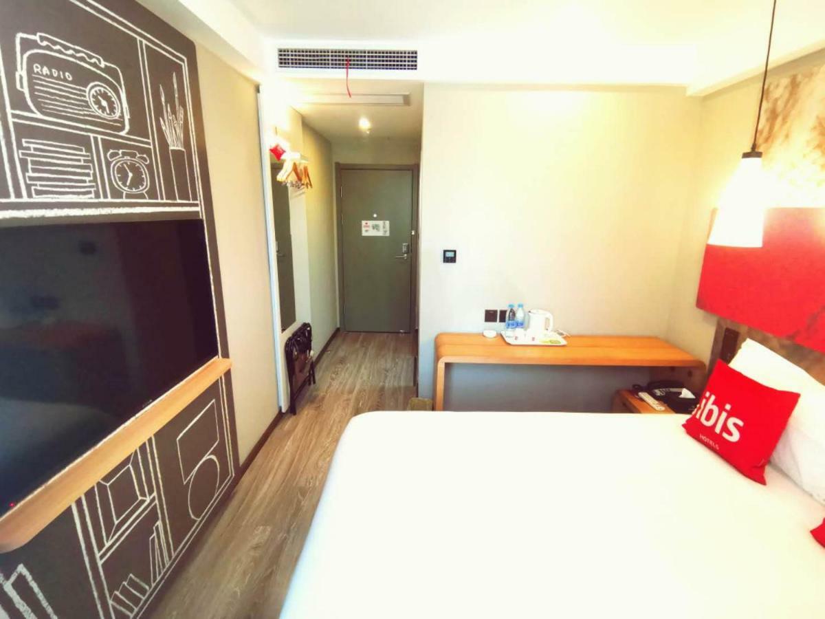 Ibis Tianjin Railway Station North Square Hotel Buitenkant foto