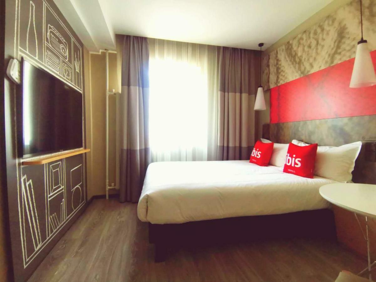 Ibis Tianjin Railway Station North Square Hotel Buitenkant foto